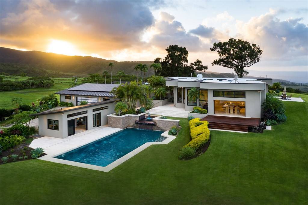 Video of the Week Exclusive Island Retreat in Wailuku, Hawaii