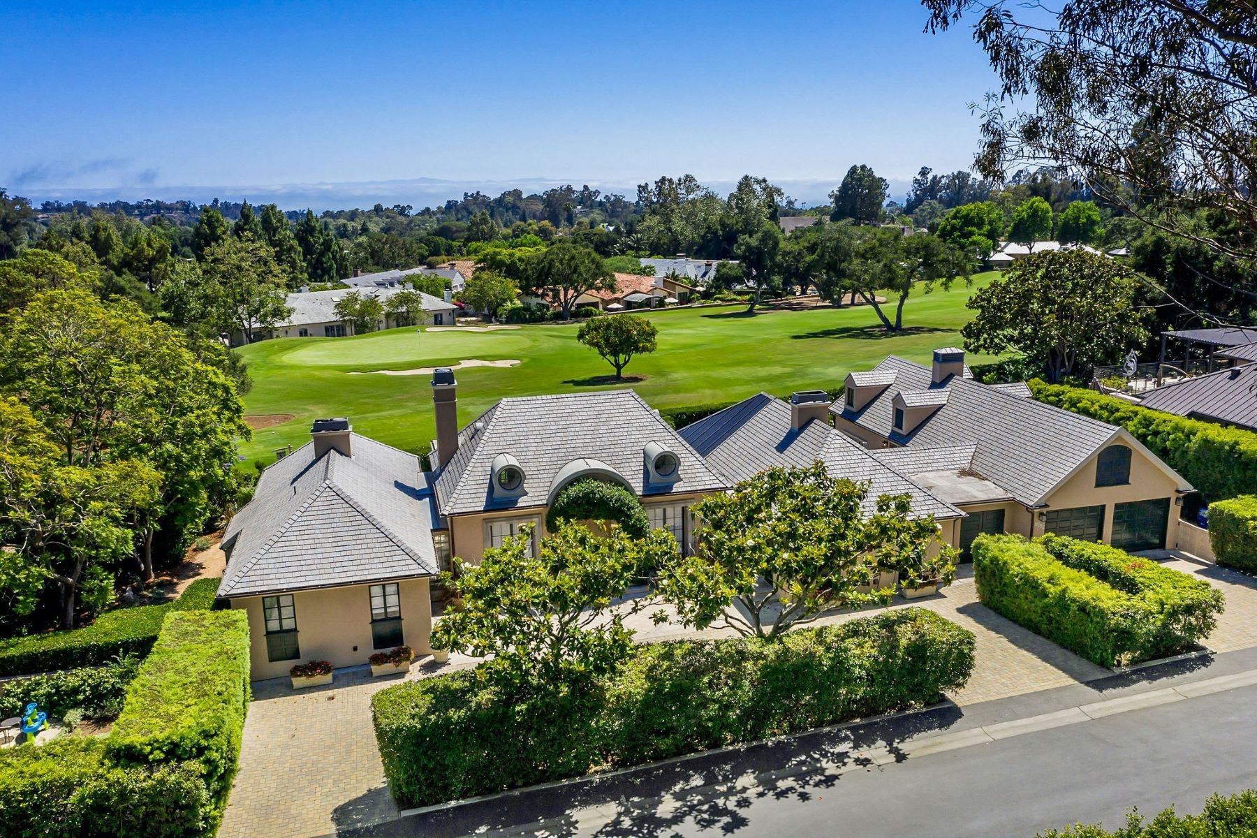 to the Club 5 Golf Course Homes Sotheby´s International