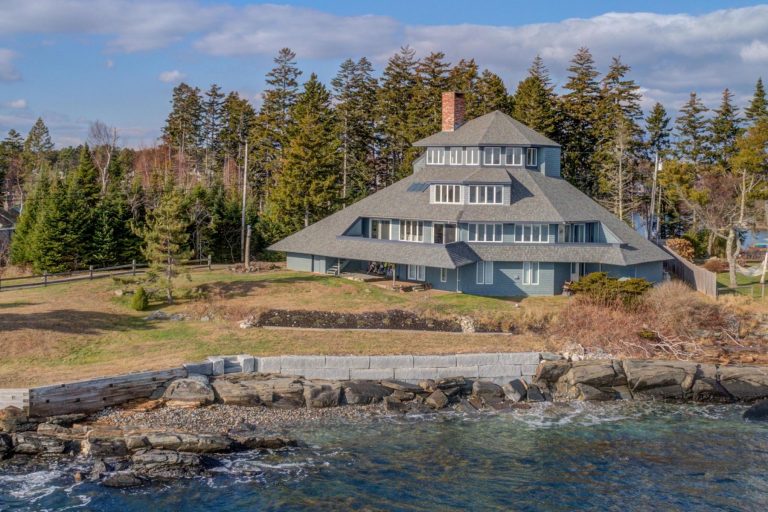 Video of the Week Take a Virtual Tour of a Striking Waterfront Home in