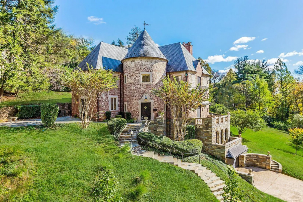Castles at Scale 5 Homes With Majestic Turrets Sotheby´s