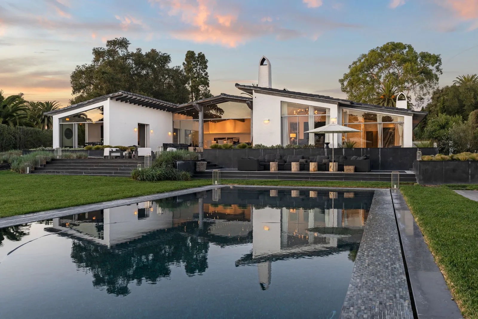 Inside a Cliffside Architectural Landmark in Santa Barbara Sotheby´s