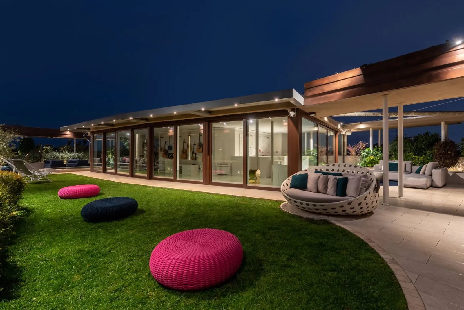 SpringSummer time 2023 Pantone Colours of the Yr Sotheby´s Worldwide