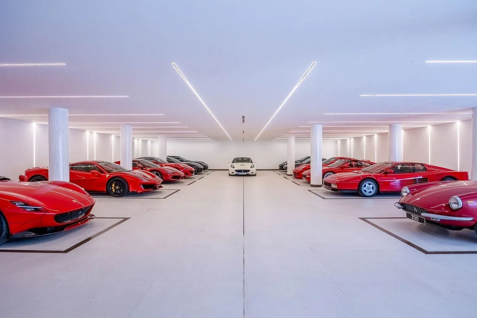 Revving Up 4 Homes with Amazing Garages Sotheby´s International