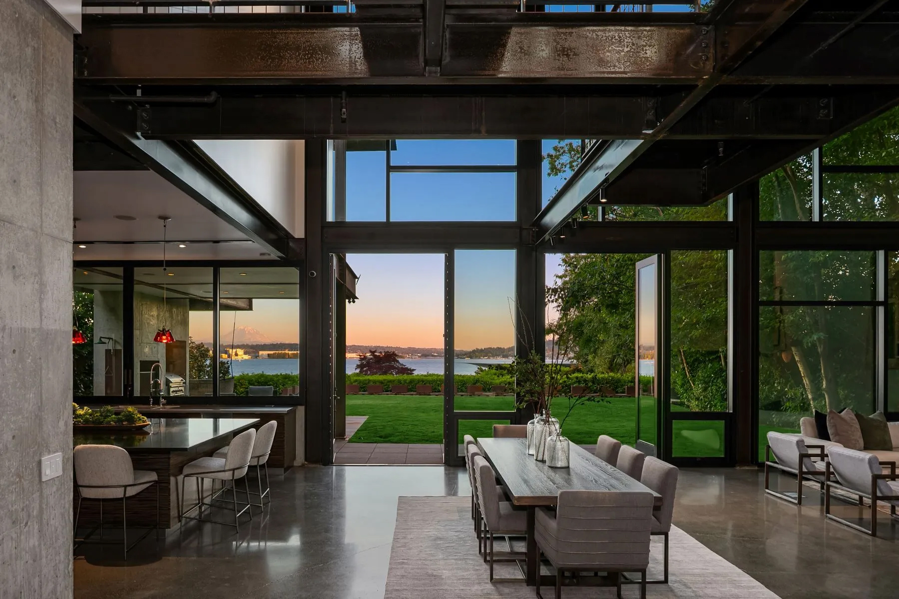 Luxury Real Estate Headlines: Second Week in August, 2025