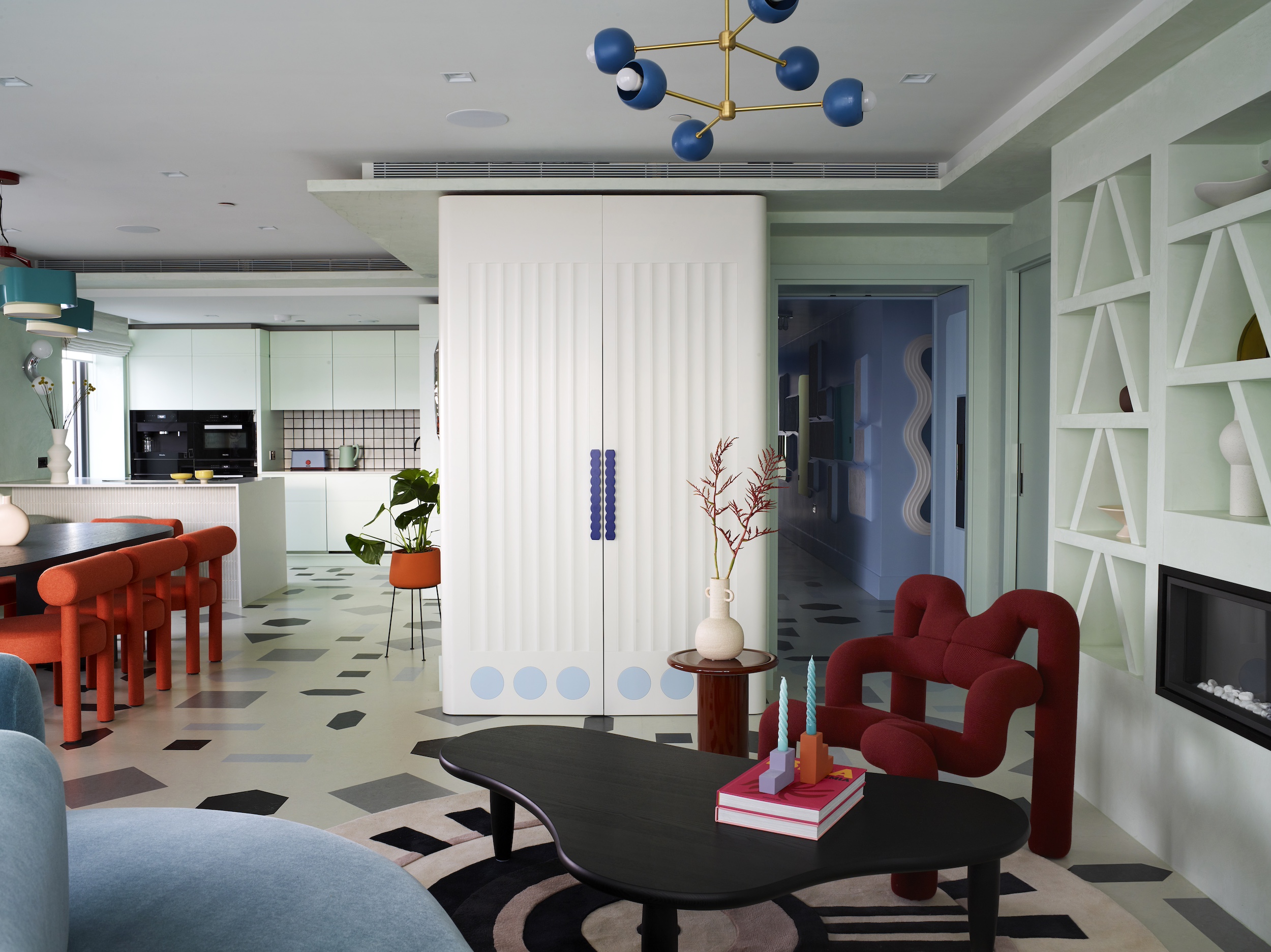 A bespoke drinks cabinet by Hux London, with interior design by Owl Design.