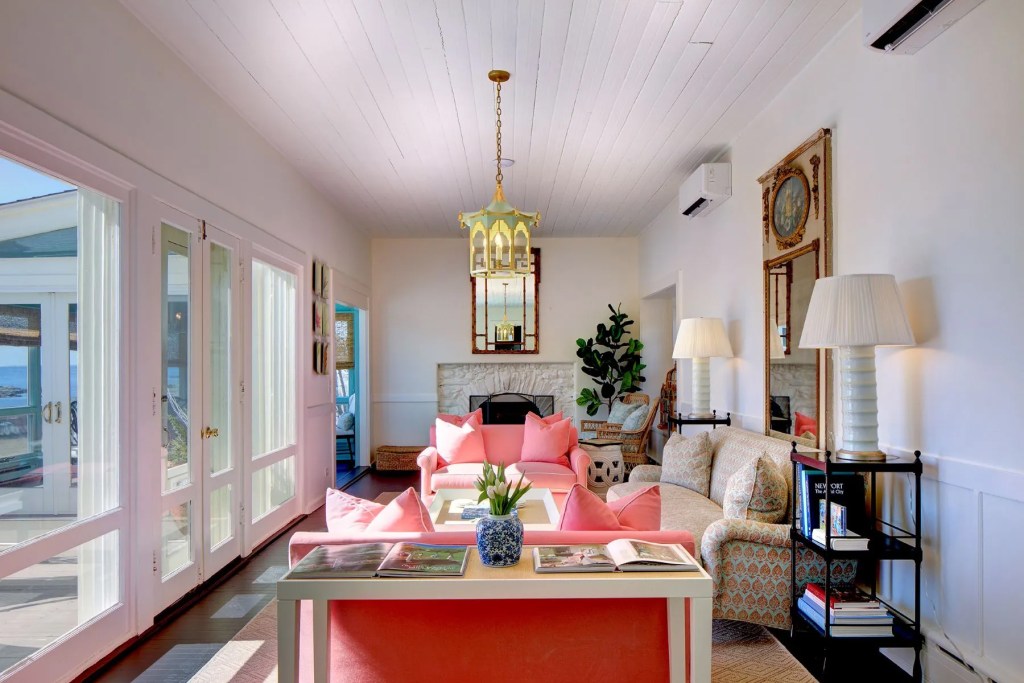 sitting room with pink furniture