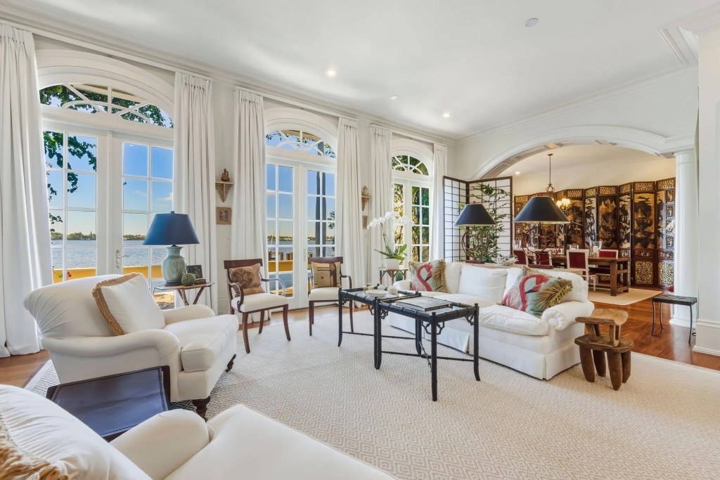 Living room in a home in palm Beach, Florida