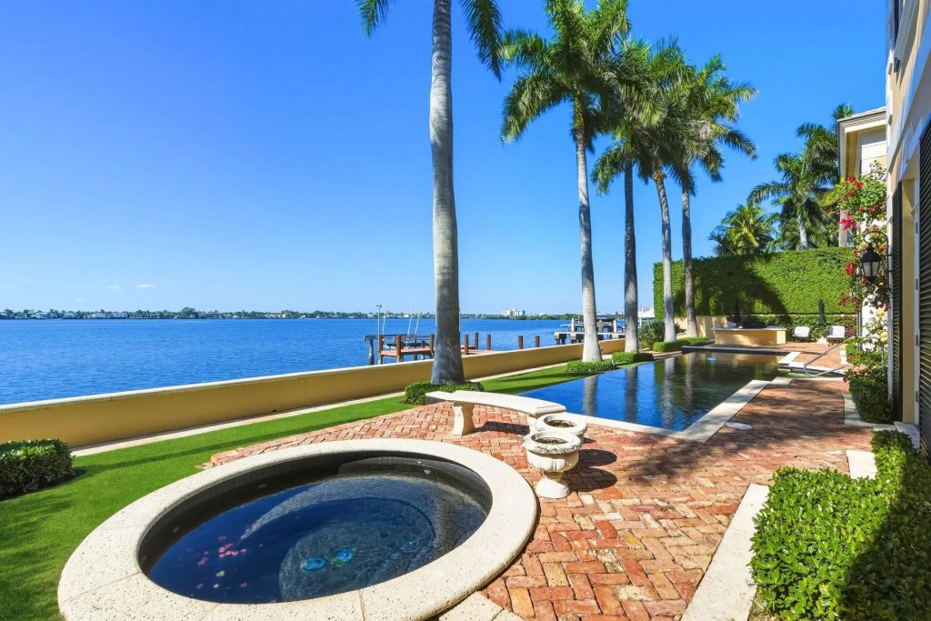 Waterfront pool in Palm Beach, Florida