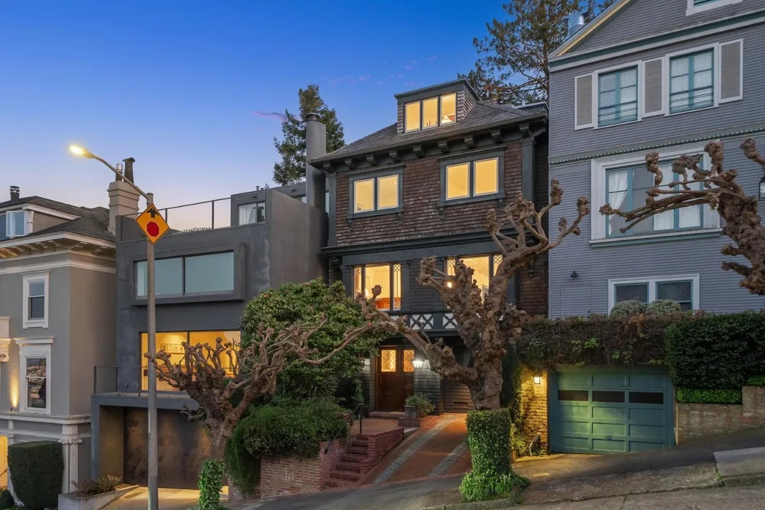 exterior of pacific heights home