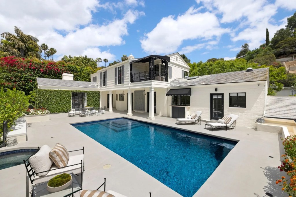 1485 North Doheny Street, West Hollywood, California, back yard and pool