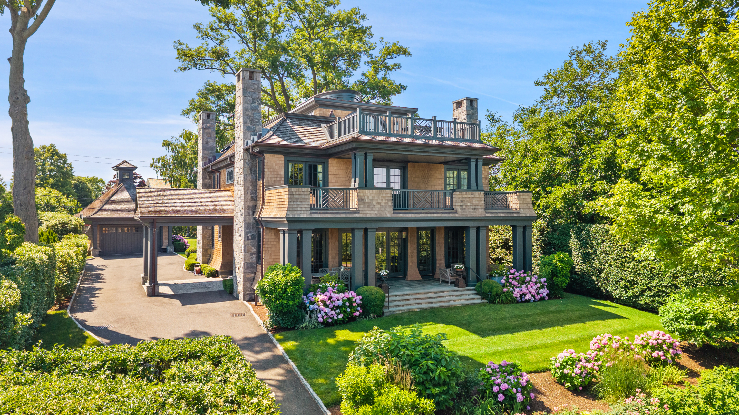 Inside a Glorious Coastal Getaway in Greenwich