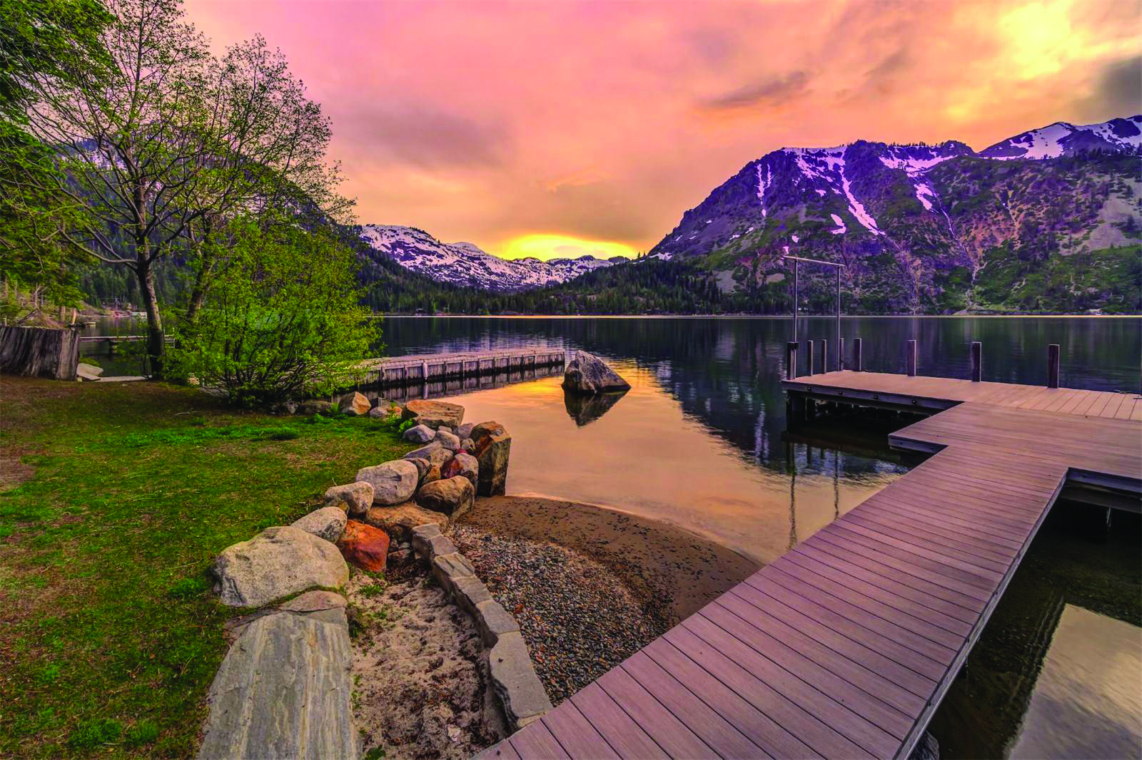 Exclusive Alpine Surroundings Embrace Rustic Opulence
